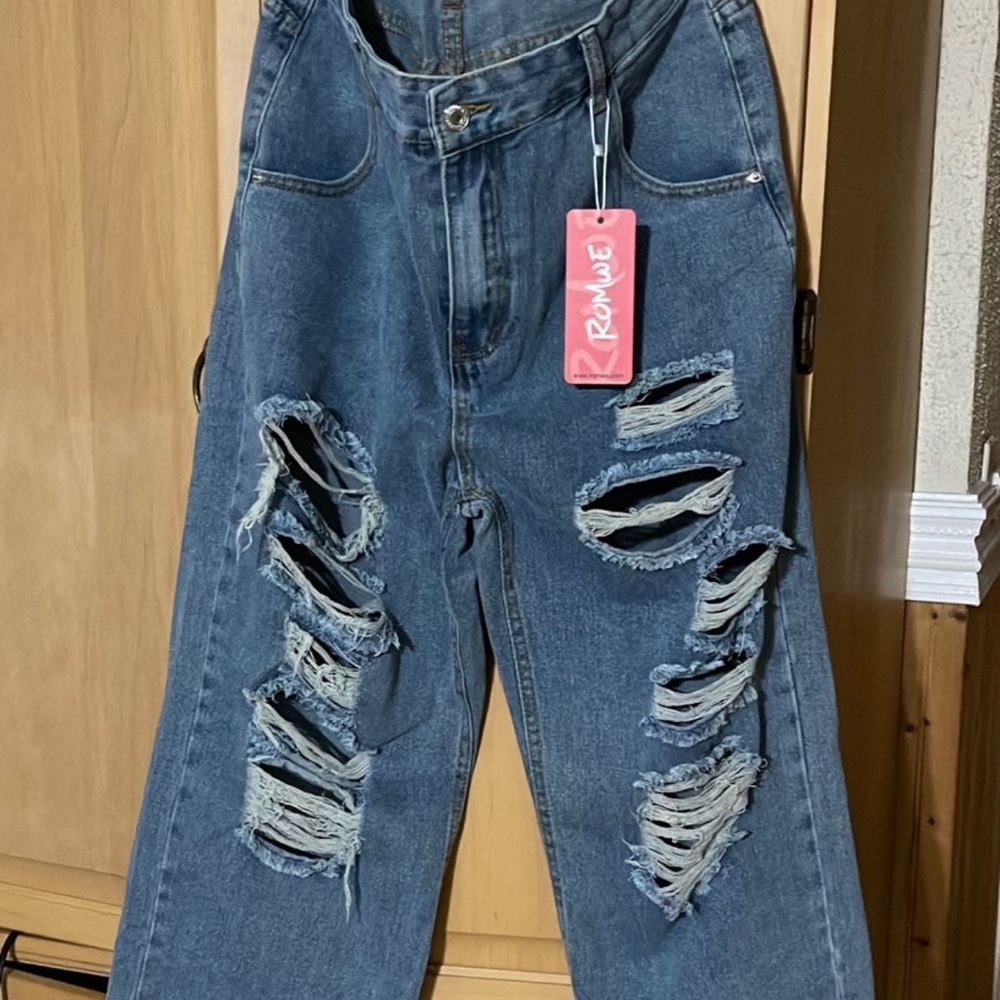 Size large loose fit Womens jeans